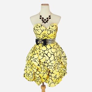 NWT Riva Lemon Beaded Floral Ruched Bodice Mini